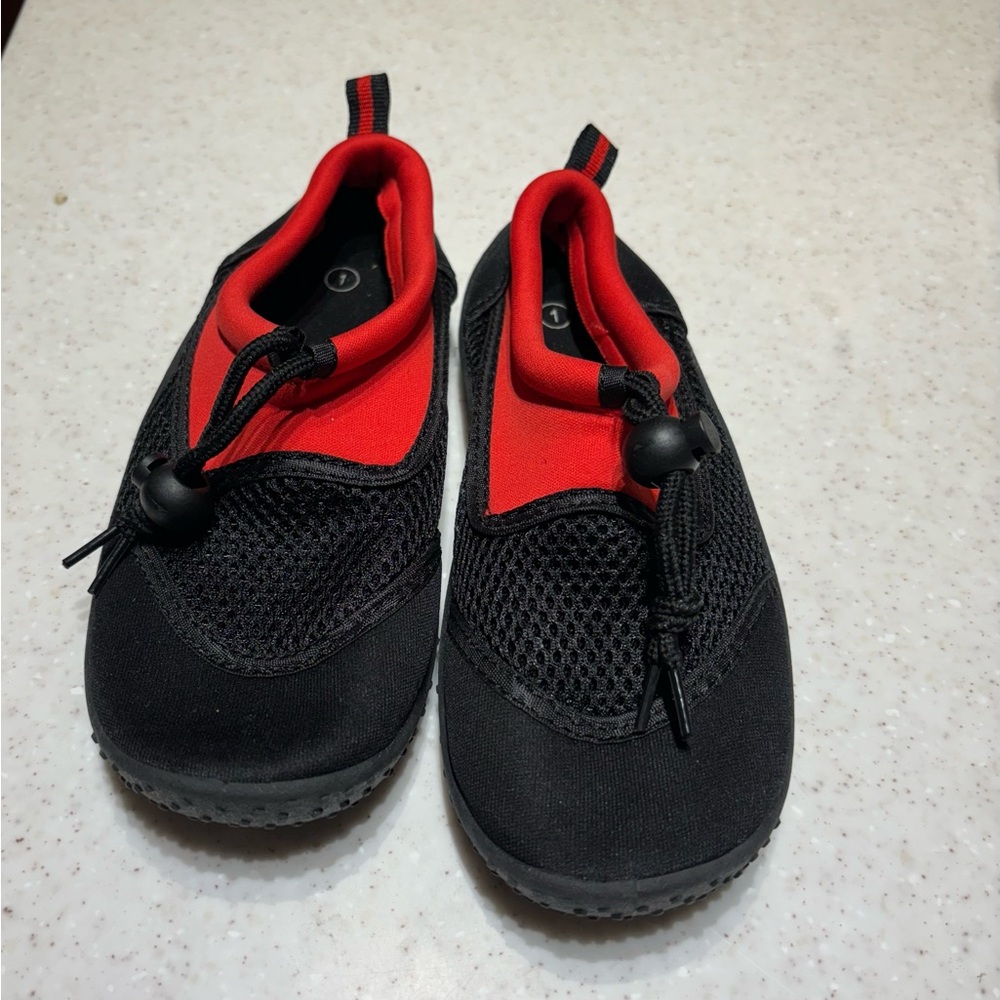 Water shoes- size 1